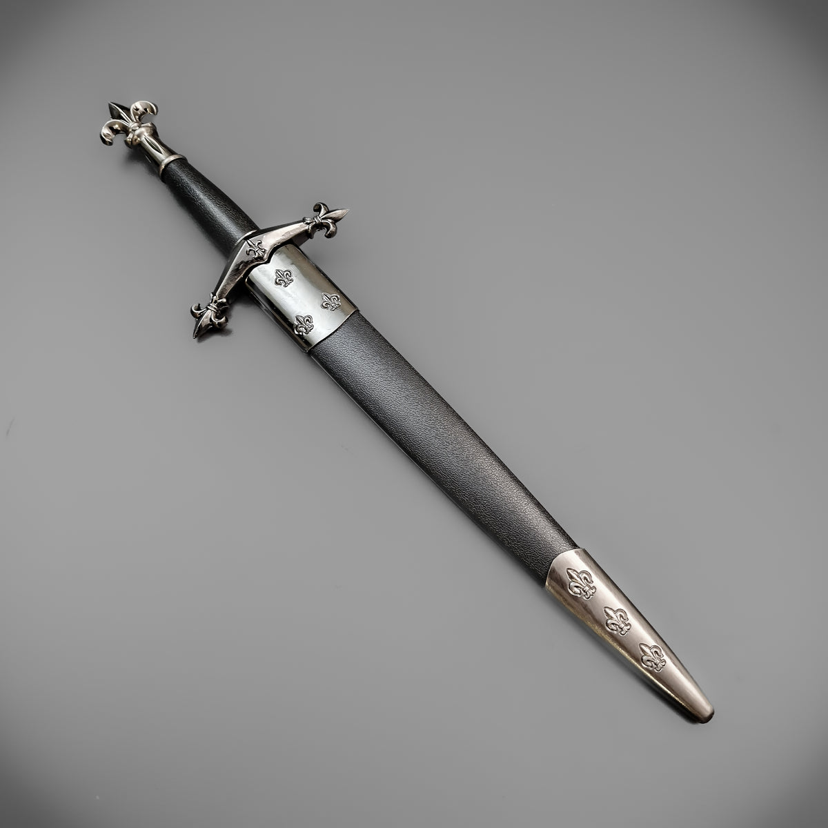 Fleur De Lis Dagger