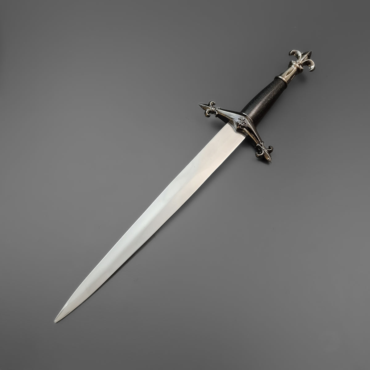 Fleur De Lis Dagger