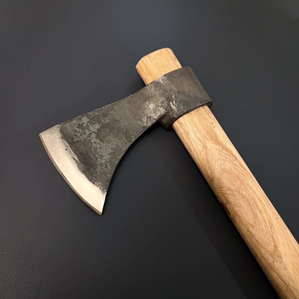 Hawk Thrower – Tomahawk Style Throwing Axe