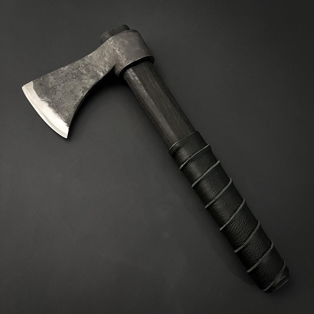 Hawk Thrower - Black Detail Custom